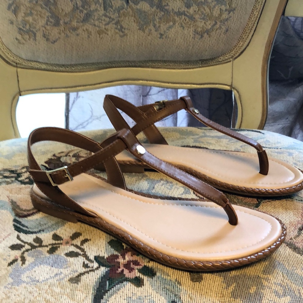 Hardly worn Aldo Sandal